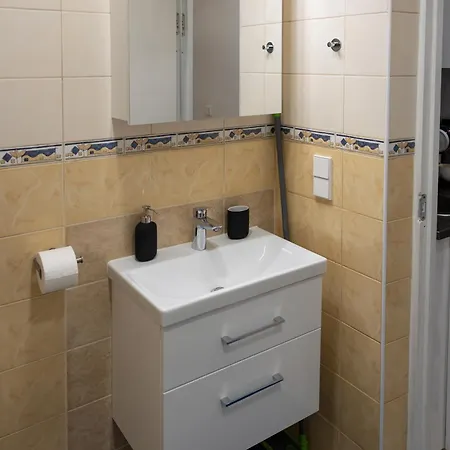 Bright Center Apartment